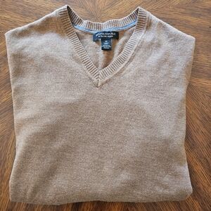 Banana Republic Men's Brown V-Neck Sweater 100% Extra Fine Merino Wool Size M